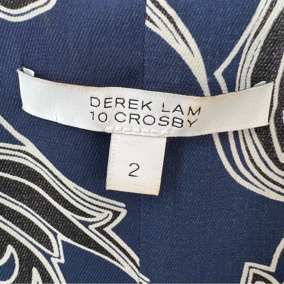 Derek Lam 10 Crosby 100% Silk Blue Floral V-Neck Sleeveless Blouse Side Slit 2 - Picture 6 of 8
